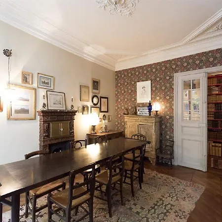 Writer's Nest Apartment