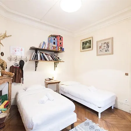Writer's Nest Paris